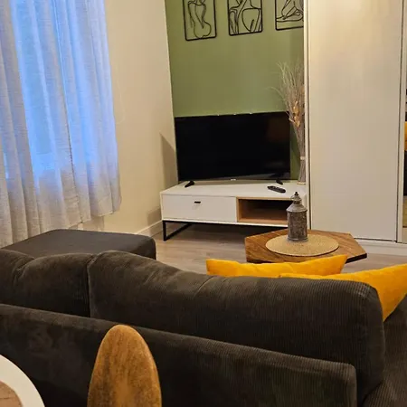 Cesu13 Cozy Apartment, Free Parking, Self Check In Apartment