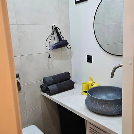 Cesu13 Cozy Apartment, Free Parking, Self Check In *